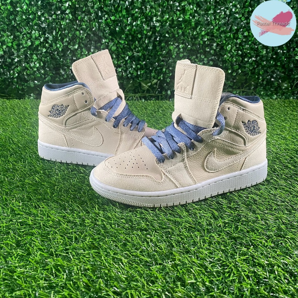 Single-Wear Women’s Nike Air Jordan 1 Mid SE Sanddrift/Sail-Midnight Navy